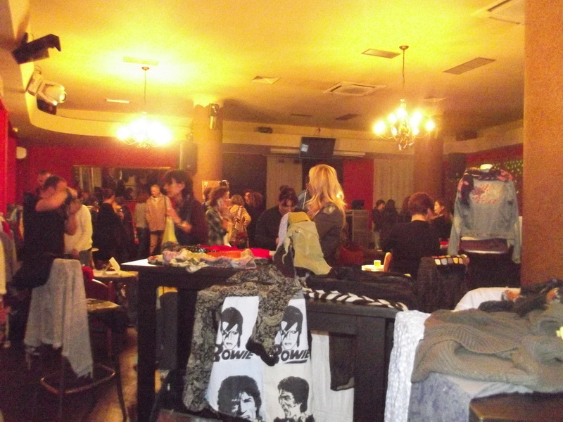 Buvljak u Q baru Buvljak u Q baru