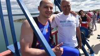 Otvorena sezona bungee jumpinga sa starog Masleničkog mosta. Photo: Hrvoje Jelavić/PIXSELL Otvorena sezona bungee jumpinga sa starog Masleničkog mosta. Photo: Hrvoje Jelavić/PIXSELL