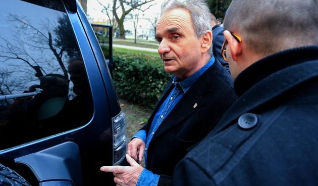 Osijek – Branimir Glavas uhicen i odveden u pratnji djelatnika policije prema Zagrebu u istrazni zatvor. Photo: Davor Javorovic/PIXSELL