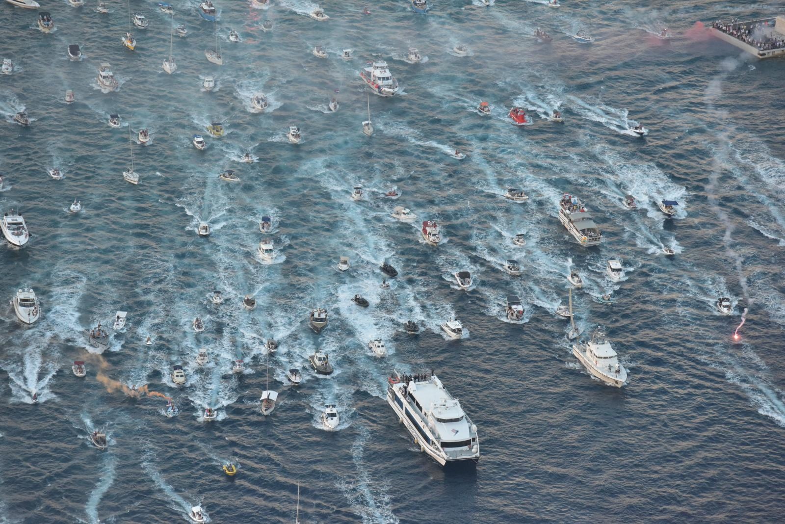Splićani ispratili Olivera na posljednju plovidbu – fotografije iz zraka
