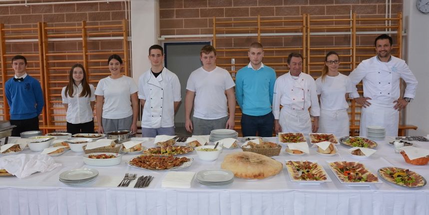 Što su spremale naše bake? Promicanje tradicijskih jela našeg kraja u Biogradu na moru Što su spremale naše bake? Promicanje tradicijskih jela našeg kraja u Biogradu na moru