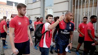 Legendarni Thierry Henry i juniori FC Arsenala prošetali Zagrebom, Photo: Patrik Maček/PIXSELL Legendarni Thierry Henry i juniori FC Arsenala prošetali Zagrebom, Photo: Patrik Maček/PIXSELL