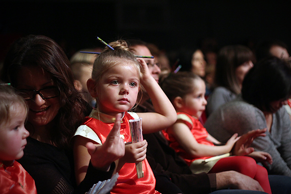 “Plesna čestitka” (foto:Saša Čuka)