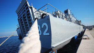 Polazak ratnog broda HRM-a sa zadarske rive (foto:Saša Čuka)