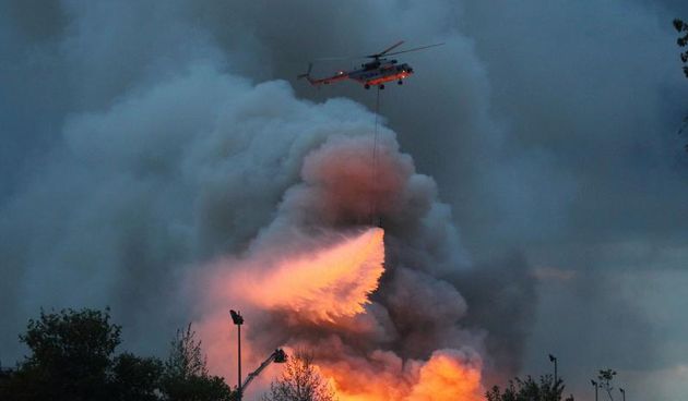 14.04.2014., Zagreb – U pozaru koji je u poslijepodnevnim satima zahvatio otvoreno skladiste CE-ZA-R-a Centra za reciklazu, clanice C.I.O.S. grupe, nema ozlijedjenih. Jos nije poznat uzrok pozara koji je zahvatio otpadne materijale u reciklaznom centru C.