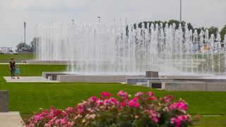 Zagreb: Novouređene fontane u Ulici Hrvatske bratske zajednice puštene u rad Zagreb: Novouređene fontane u Ulici Hrvatske bratske zajednice puštene u rad