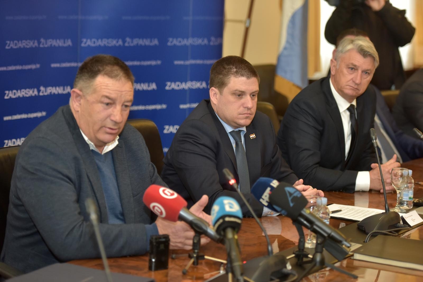 Potpisan ugovor za 10 projekata sanacije i rekonstrukcije pomorskog dobra Potpisan ugovor za 10 projekata sanacije i rekonstrukcije pomorskog dobra