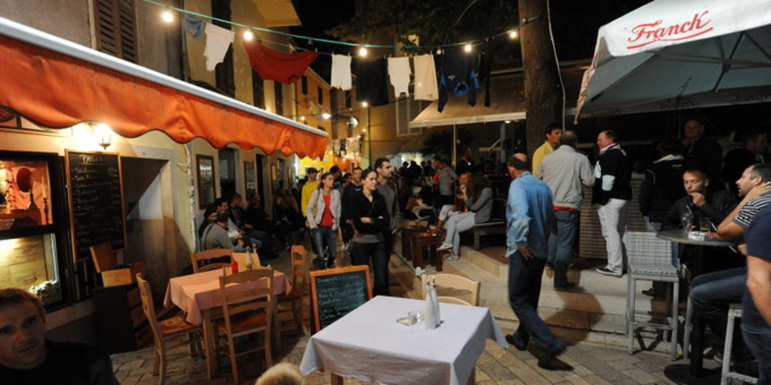 Zadar, 140912
I ove godine odrzana je tradicionalna Varoska festa koja se odrzava u rujnu, po zavrsetku turisticke sezone.
Na fotografiji: detalj iz Varosi.
Foto: Luka Gerlanc / CROPIX Zadar, 140912
I ove godine odrzana je tradicionalna Varoska festa koja se odrzava u rujnu, po zavrsetku turisticke sezone.
Na fotografiji: detalj iz Varosi.
Foto: Luka Gerlanc / CROPIX