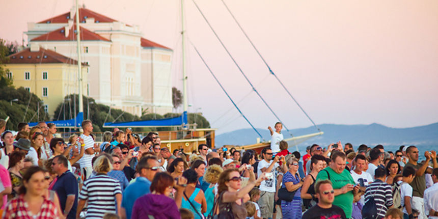 Turizam, Turisti. Morske orgulje. Đir po gradu 27. kolovoza 2012. (foto:Saša Čuka)