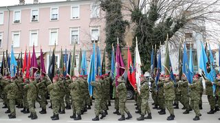 Mimohod pripadnika OSRH i MUP-a s ratnim zastavama povodom 30. obljetnice VRO Maslenica Mimohod pripadnika OSRH i MUP-a s ratnim zastavama povodom 30. obljetnice VRO Maslenica