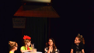 Premijera predstave Ružno pače u izvedbi radionice Donatolina