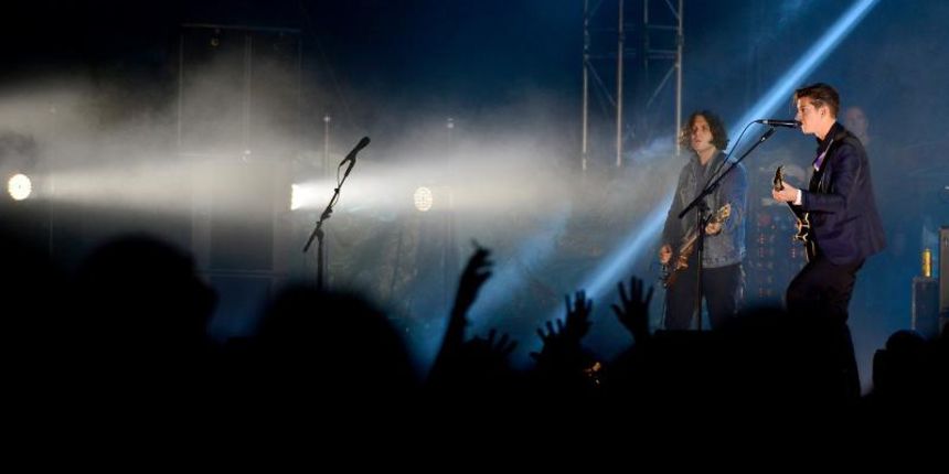 25.06.2013., Zagreb – INmusic festival na zagrebackom jezeru Jarun unatoc losem vremenu okupio je veliki broj posjetitelja. Nastup benda Arctic Monkeys. Photo: Marko Prpic/PIXSELL 25.06.2013., Zagreb – INmusic festival na zagrebackom jezeru Jarun unatoc losem vremenu okupio je veliki broj posjetitelja. Nastup benda Arctic Monkeys. Photo: Marko Prpic/PIXSELL