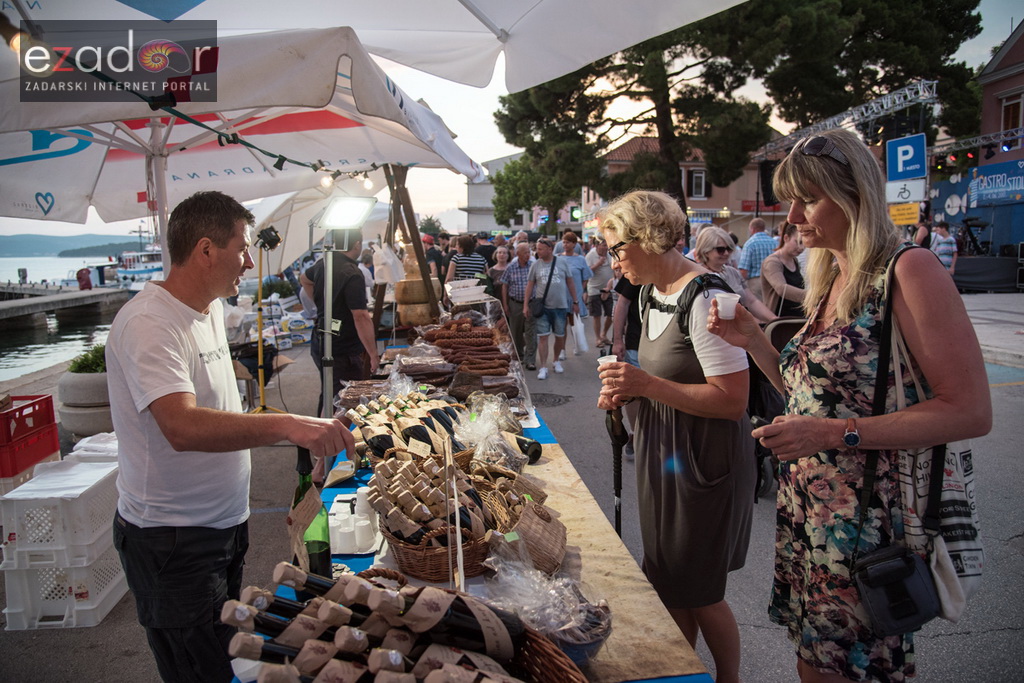 Otvoren 12. biogradski Gastro stol Otvoren 12. biogradski Gastro stol