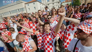 Navijačko ludilo u Zadru za vrijeme i nakon finala Svjetskog prvenstva Navijačko ludilo u Zadru za vrijeme i nakon finala Svjetskog prvenstva