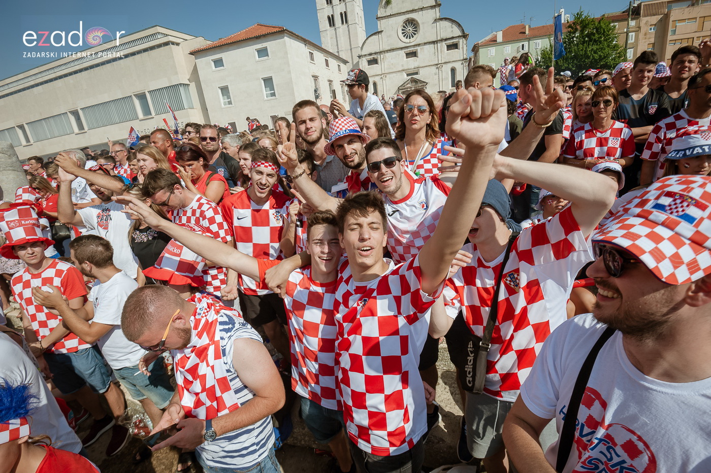 Navijačko ludilo u Zadru za vrijeme i nakon finala Svjetskog prvenstva Navijačko ludilo u Zadru za vrijeme i nakon finala Svjetskog prvenstva