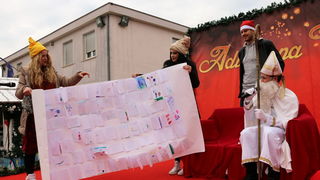 Sveti Nikola darivao mališane na Viru, Krampus bez posla Sveti Nikola darivao mališane na Viru, Krampus bez posla