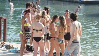 Tisno: Početak Garden Festivala napunio plaže turistima iz cijele Europe, Photo: Hrvoje Jelavic/PIXSELL Tisno: Početak Garden Festivala napunio plaže turistima iz cijele Europe, Photo: Hrvoje Jelavic/PIXSELL