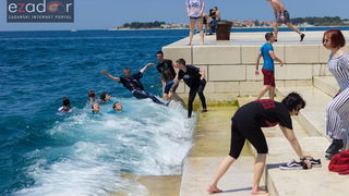 Ludijada zadarskih maturanata na Pozdravu suncu i Morskim orguljama
