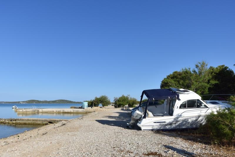 Pijan gliserom izletio na šibensku plažu Jadrija