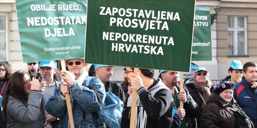 07.02.2014., Zagreb – Sindikat hrvatskih ucitelja odrzao je danas na Markovom trgu prosvjed kojim je iskazao nezadovoljstvo stausom i pravima zaposlenih u osnovnoskolskom sustavu. Photo: Patrik Macek/PIXSELL Autor  Patrik Macek/PIXSELL Ključne riječi  u
