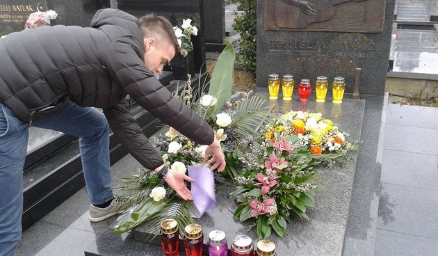 Zadarski studenti na Mirogoju odali počast Tomislavu Ivčiću