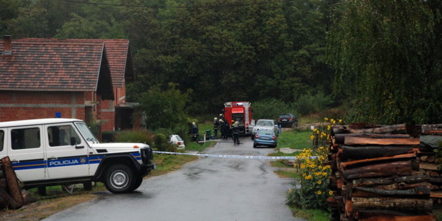 Bjelovar, 071011.
U 13,30 sati u Ulici Ozane Kotorske udario je grom koji je izazvao pozar u domu za starije i nemocne osobe. 
Prema prvim informacijama poginule su tri osobe.
Drzavna uprava za zastitu i spasavanje je izvijestila da je 11 osoba ozlijedjen