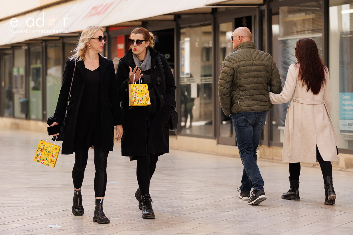 Đir po gradu, subotnja špica 19. ožujka 2022. Đir po gradu, subotnja špica 19. ožujka 2022.