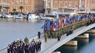 Svecanim postrojavanjem i mimohodom kroz grad postrojbi sudionica obiljezena je 22. obljetnica vojno-redarstvene akcije Maslenica. Photo: Dino Stanin/PIXSELL Svecanim postrojavanjem i mimohodom kroz grad postrojbi sudionica obiljezena je 22. obljetnica vojno-redarstvene akcije Maslenica. Photo: Dino Stanin/PIXSELL