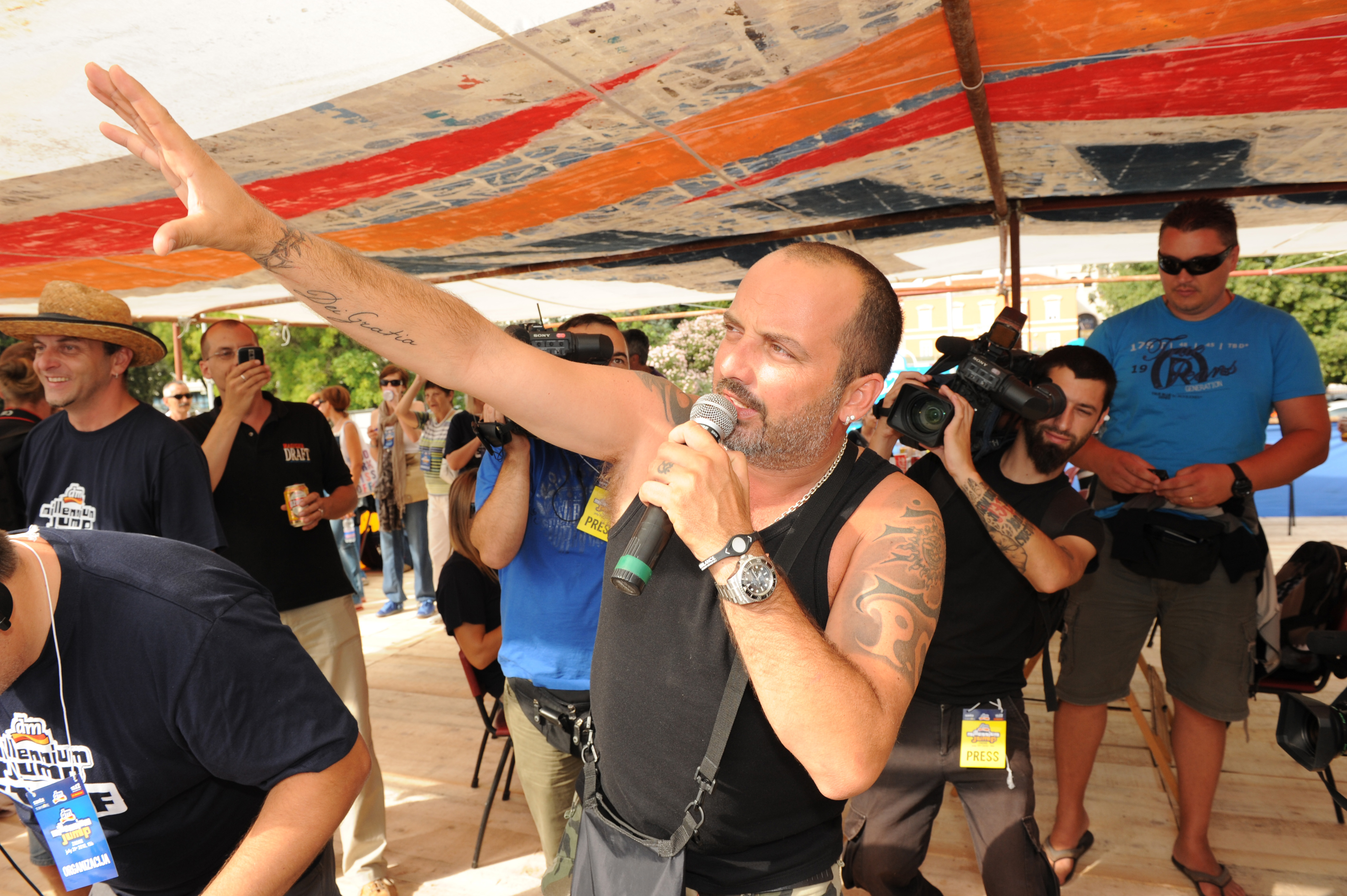 Danas se na zadarskoj rivi cetvrtu godinu za redom odrzava manifestacija Milenijum Jump. Foto : Andrija Lucic / CROPIX