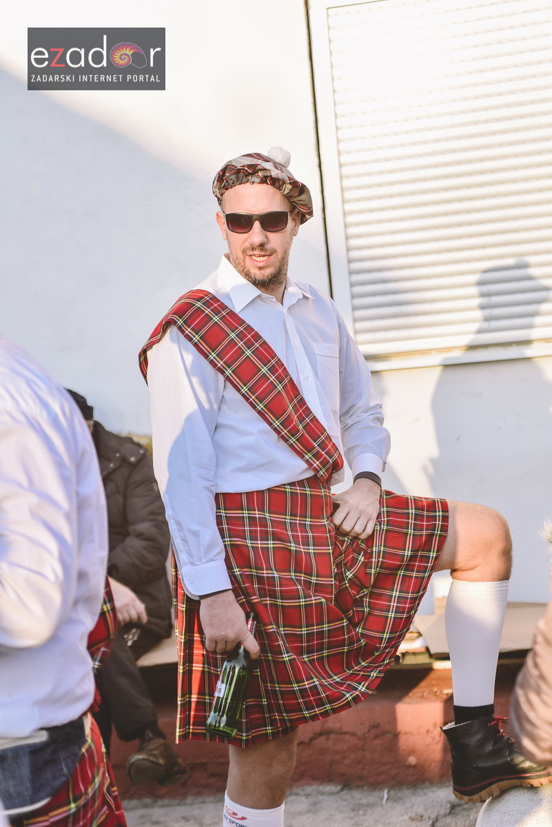 Škotski kiltovi preplavili zadarske Stanove Škotski kiltovi preplavili zadarske Stanove