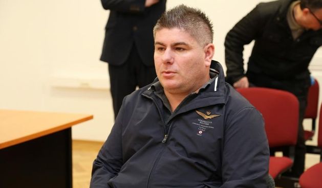 Na Opcinskom sudu nastavljeno je sudjenje uredniku Bujice Velimiru Bujancu u privatnoj tuzbi Ranka Ostojica, bivseg SDP-ovog ministra unutarnjih poslova, za klevetu. Ivan Penava.