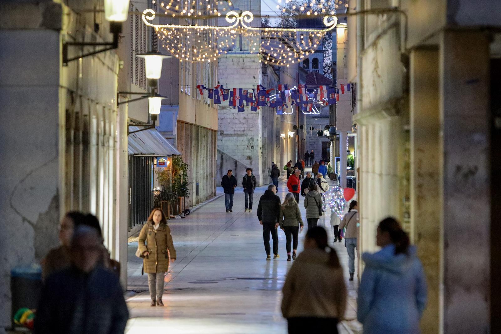 Blagdanske dekoracije u centru Zadra Blagdanske dekoracije u centru Zadra