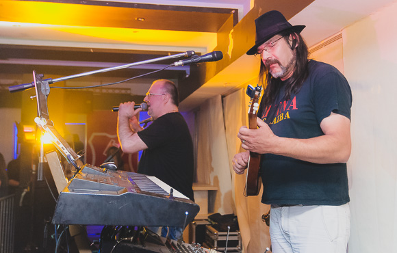 Siniša Vuco @ Hitch bar, 16.5.2015. (Foto: Ivan Toman)