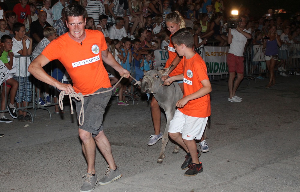 10. međunarodna trka tovarov Tisno 2015