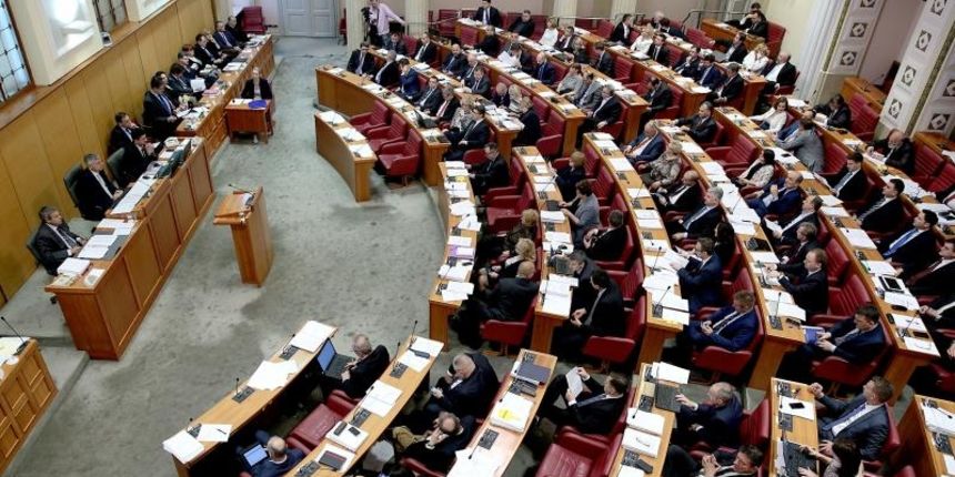 Prvim aktualnim prijedpodnevom za ovu Vladu pocela je 3. sjednica 8. saziva Sabora RH. Photo: Patrik Macek/PIXSELL Prvim aktualnim prijedpodnevom za ovu Vladu pocela je 3. sjednica 8. saziva Sabora RH. Photo: Patrik Macek/PIXSELL