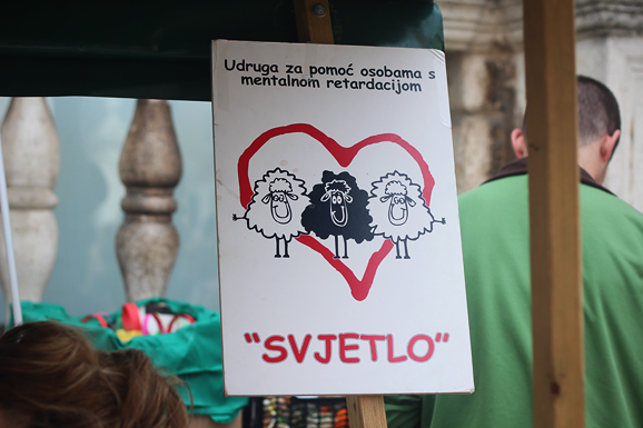 Humanitarna uskršnja akcija Novog radija za udrugu Svjetlo (foto:Saša Čuka) Humanitarna uskršnja akcija Novog radija za udrugu Svjetlo (foto:Saša Čuka)