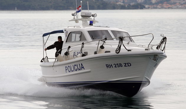 Zadar, 18032011.
Danas su djelatnici PU Zadar na Istarskoj obali predstavili  novo plovilo. Radi se o brodu tipa C proizvodnje Piculjanj, tip Rab 830 Patrol duzina 8,3 metra.
Na slici: Piculjan 830.
Foto: Vladimir Ivanov / CROPIX