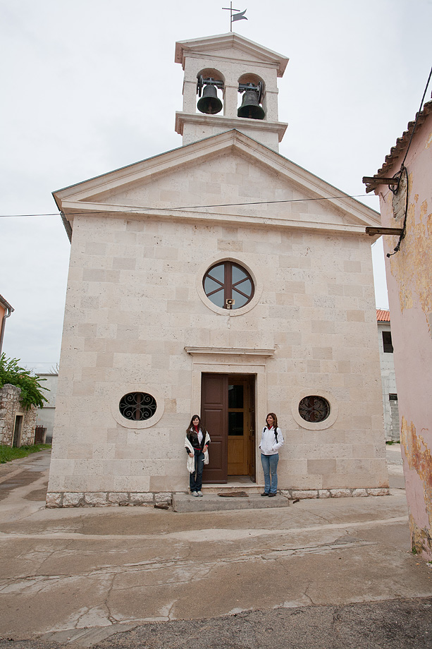 Top model Lorena Dias Terezinho i njena sestra Mara Dias, pronašle davno izgubljenu obitelj u Bibinjama, foto: Leo Banić Top model Lorena Dias Terezinho i njena sestra Mara Dias, pronašle davno izgubljenu obitelj u Bibinjama, foto: Leo Banić