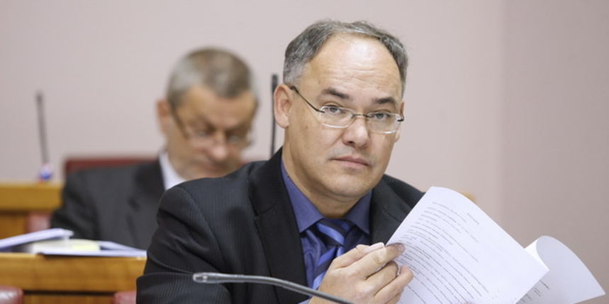 Zagreb, 161012.
Markov trg.
Nastavak redovite sjednice Sabora na kojoj je na dnevnom redu rasprava o izvjescu drzavnog odvjetnika Mladena Bajica.
Na slici: Damir Kajin.
Foto: Goran Mehkek / CROPIX Zagreb, 161012.
Markov trg.
Nastavak redovite sjednice Sabora na kojoj je na dnevnom redu rasprava o izvjescu drzavnog odvjetnika Mladena Bajica.
Na slici: Damir Kajin.
Foto: Goran Mehkek / CROPIX