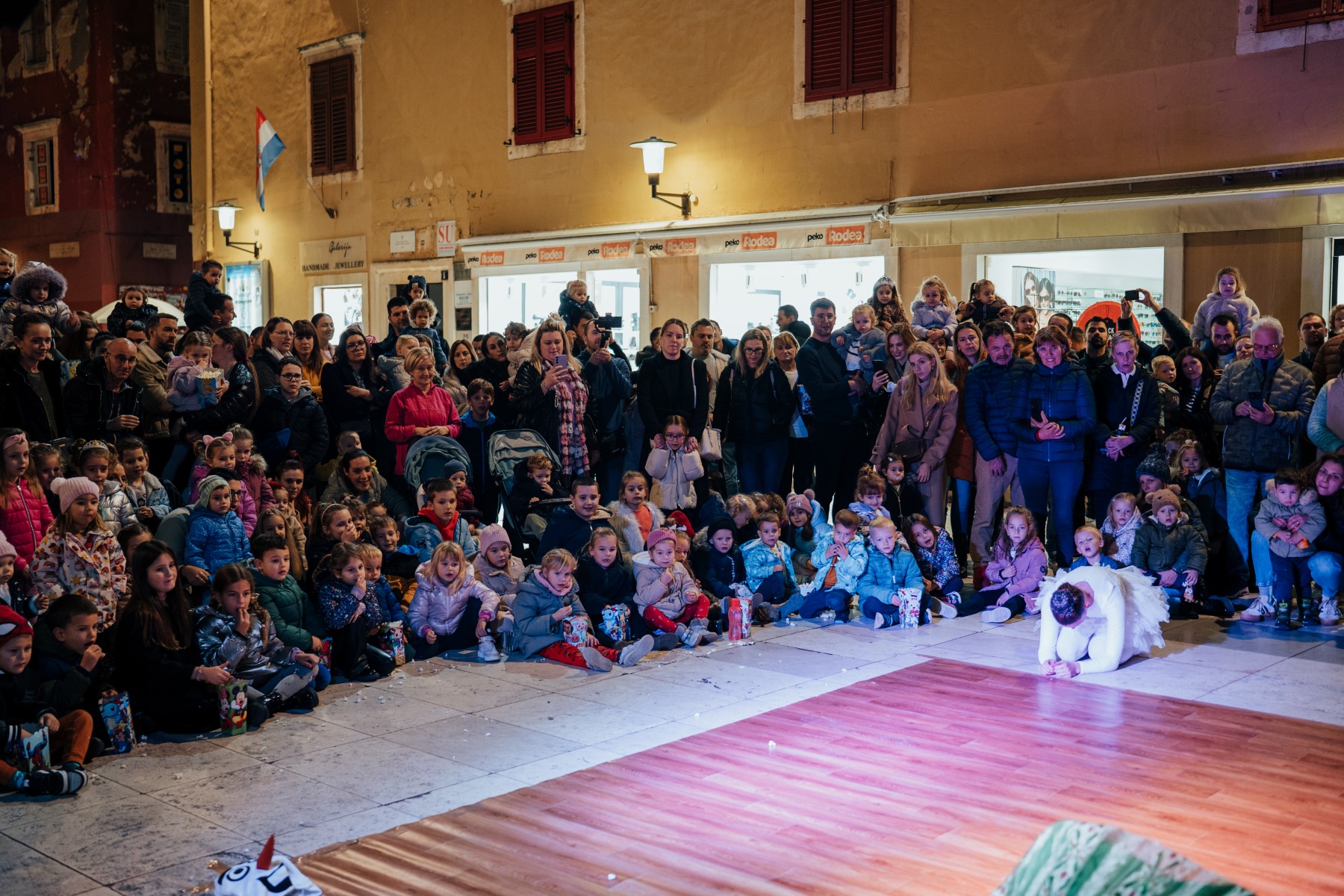 Predstava Frozen na Adventu u Zadru