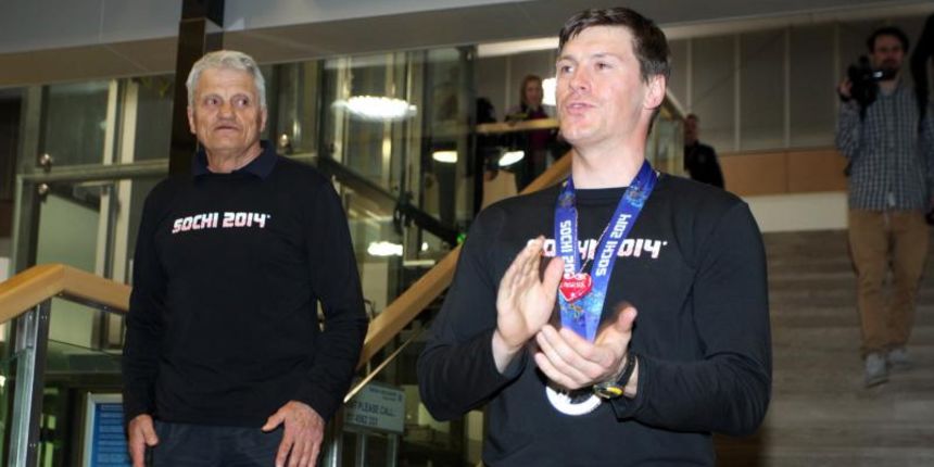 Velika Gorica – Povratak i docek nasih skijasa sa Zimskih Olimpijskih igara odrzanih u Sochu, pogotovo Ivice Kostelica koji je osvojio jednu srebrnu medalju. Doceku se pridruzila i slovenska skijasica Tina Maze koja je osvojila dvije zlatne medalje. Photo Velika Gorica – Povratak i docek nasih skijasa sa Zimskih Olimpijskih igara odrzanih u Sochu, pogotovo Ivice Kostelica koji je osvojio jednu srebrnu medalju. Doceku se pridruzila i slovenska skijasica Tina Maze koja je osvojila dvije zlatne medalje. Photo