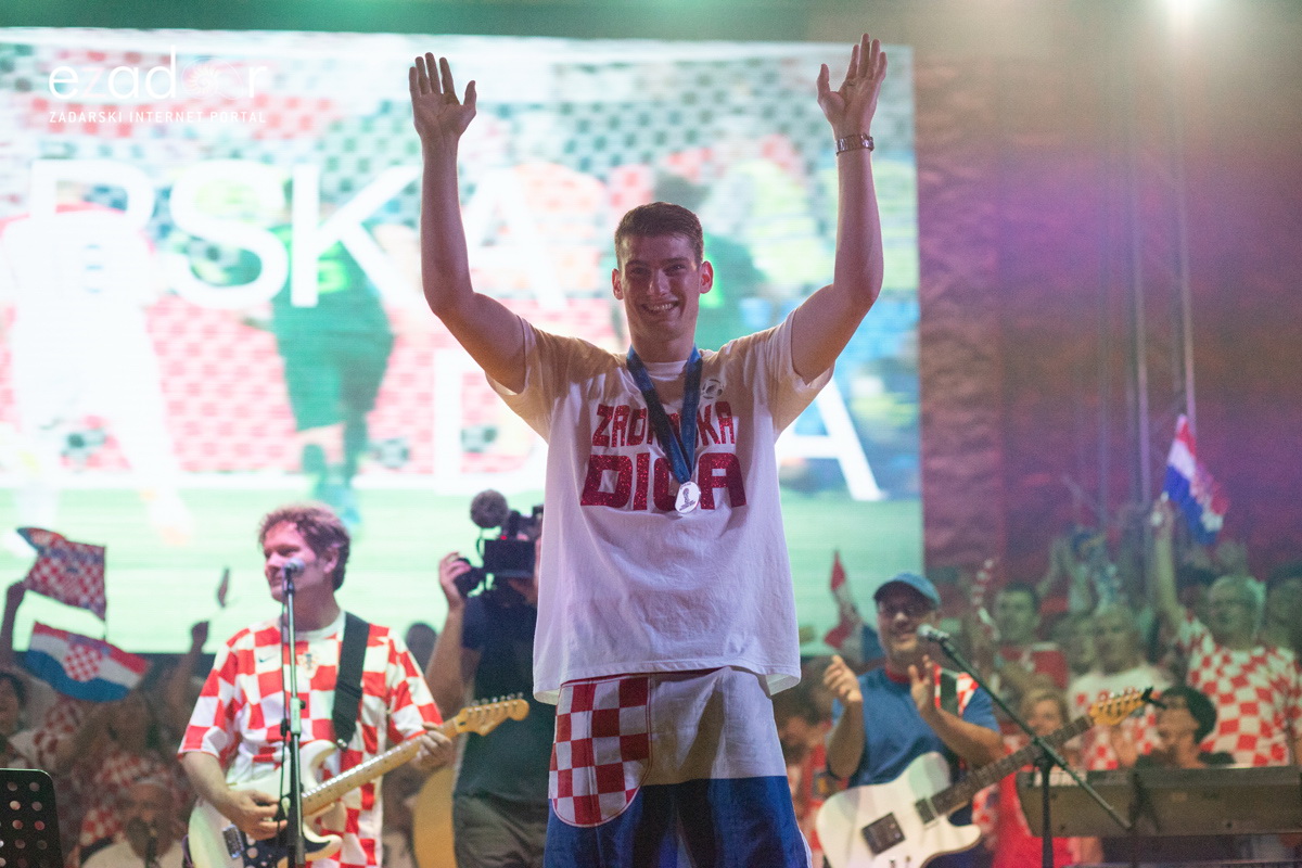 Veličanstven doček četvorice zadarskih Vatrenih Veličanstven doček četvorice zadarskih Vatrenih