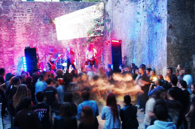 Gitarijada Za šaku metala 2012, foto: Tea Balog Gitarijada Za šaku metala 2012, foto: Tea Balog