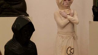 Glazbeno-plesni performans “Ona koja nosi”, foto: Iva Perinčić Glazbeno-plesni performans “Ona koja nosi”, foto: Iva Perinčić