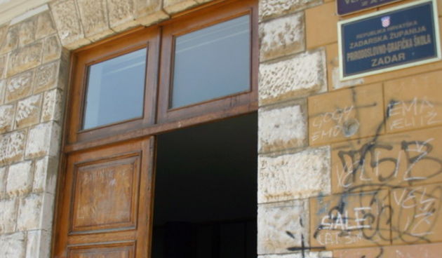 gimnazija; Vladimir Nazor; srednja skola, Tekstilna skola