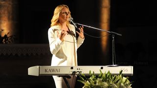 Sinoc je u crkvi Sv. Sime odrzan koncert duhovne glazbe Tatjane Matejas Cameron poznate kao Tajci i zbora Apostoli mira. Na fotografiji: Tajci Foto: Luka Gerlanc / CROPIX Sinoc je u crkvi Sv. Sime odrzan koncert duhovne glazbe Tatjane Matejas Cameron poznate kao Tajci i zbora Apostoli mira. Na fotografiji: Tajci Foto: Luka Gerlanc / CROPIX