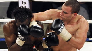 Split, 270310.
Veceras se u Spaladium Areni odrzava spektakl “Obracun u ringu 10” povodom 15-te obljetnice boksackog kluba Pit Bull. Borci ce nastupiti u 17 atraktivnih K1 i MMA ( ultimate fight) borbama.
Na fotografiji: Frane Radnic i Philippe Salmon.
Fo