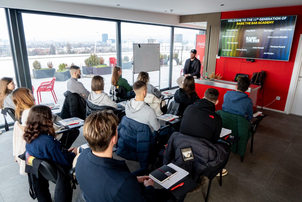 Akademija Raise the Bar