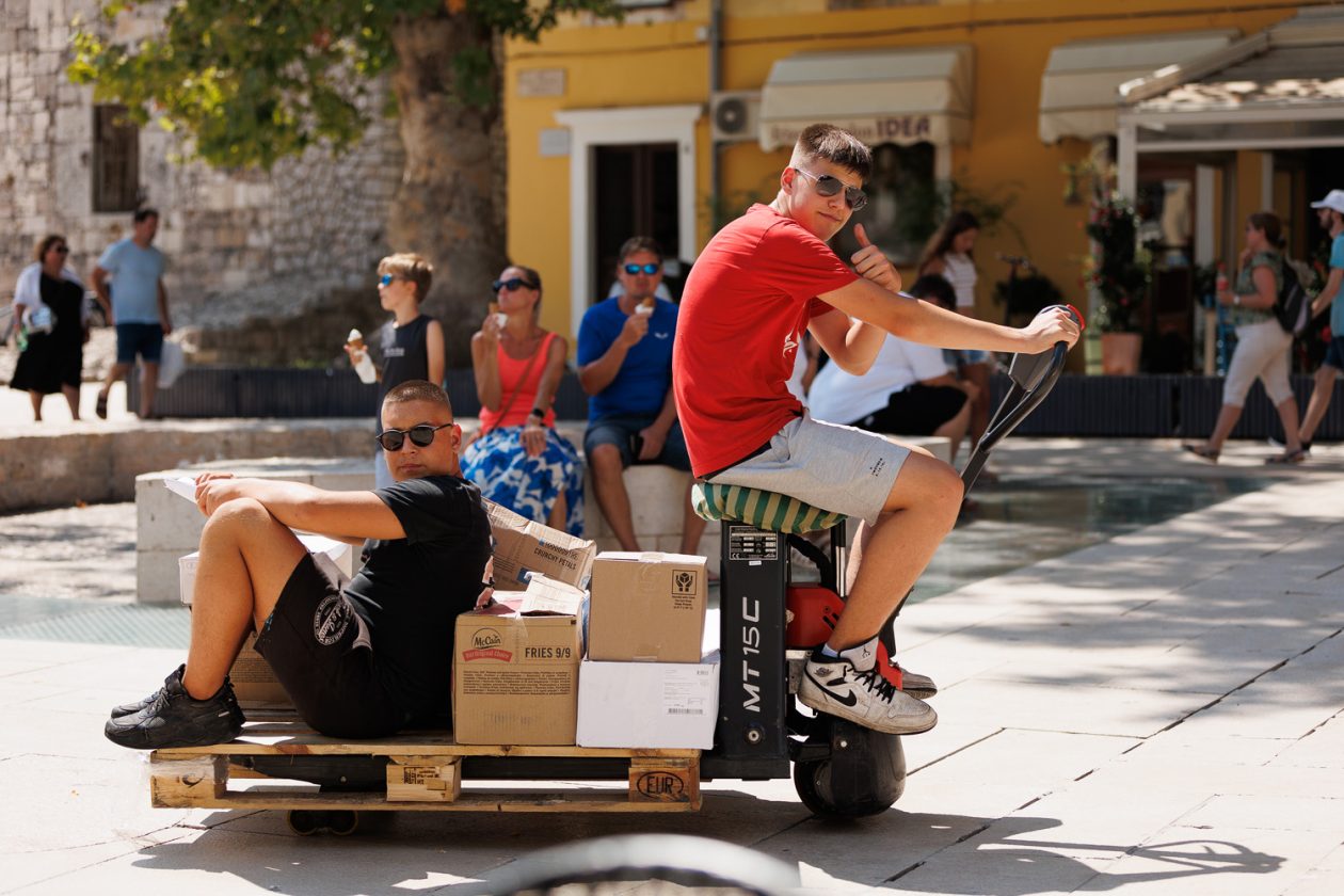 Đir po gradu, 13. kolovoza 2025. Đir po gradu, 13. kolovoza 2025.