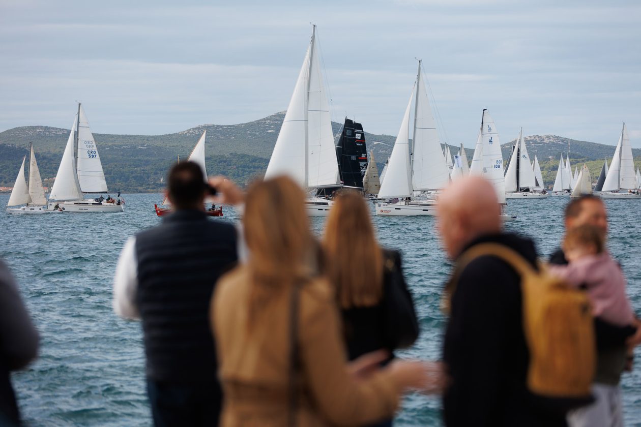 Đir po gradu, subotnja špica, 25. listopada 2025. Đir po gradu, subotnja špica, 25. listopada 2025.